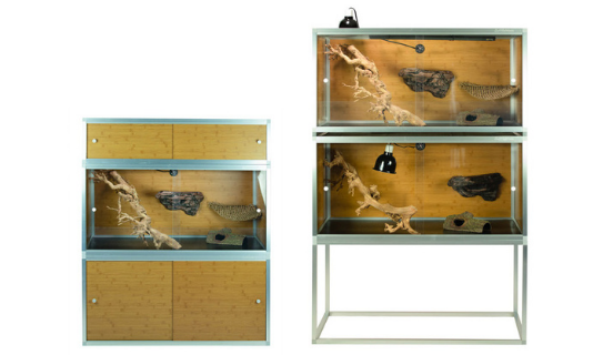 Lizard tank top stand